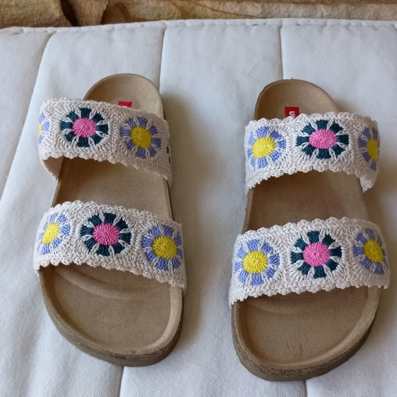 UNIONBAY Shoes - UnionBay Women's Sandals with Floral Embroidery_10